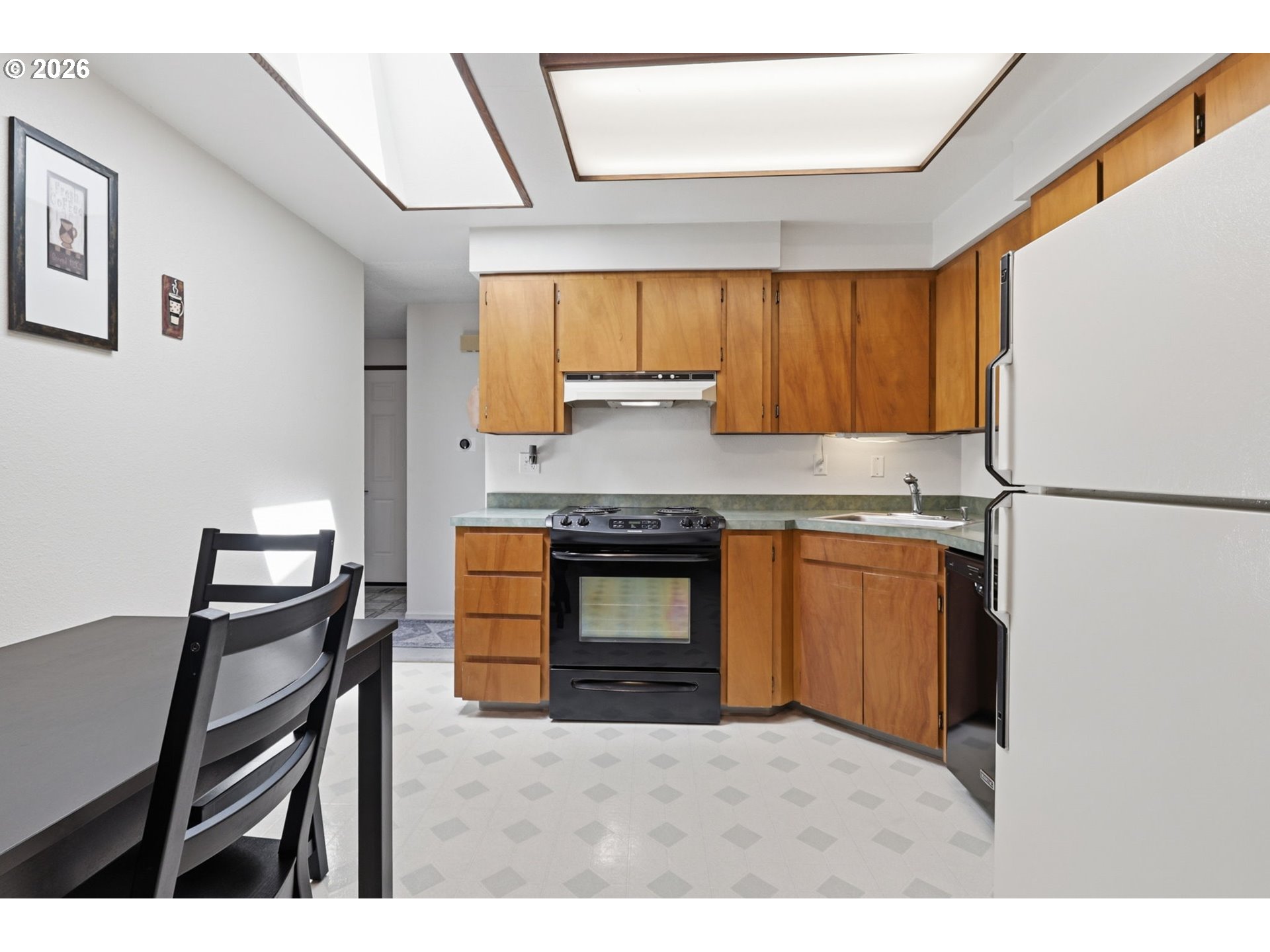 19654 Southwest Murphy Street Beaverton, OR 97078 - Photo 11 of 41 Kitchen/Dining Room