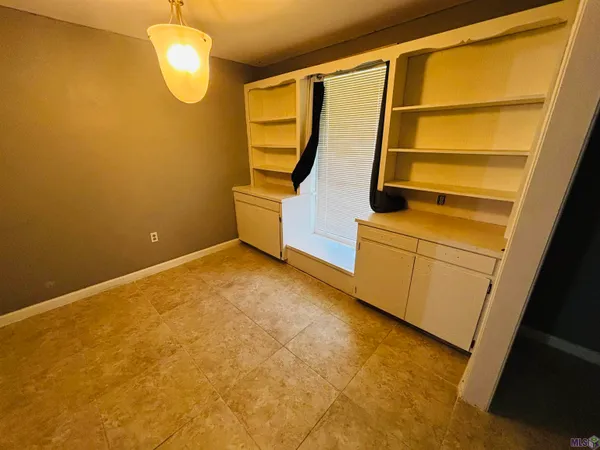 $1,500 | 6873 Forest Park Drive, Baton Rouge, LA 70811