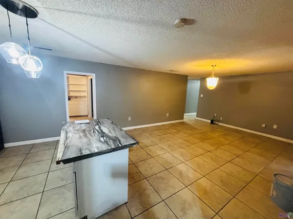 $1,500 | 6873 Forest Park Drive, Baton Rouge, LA 70811