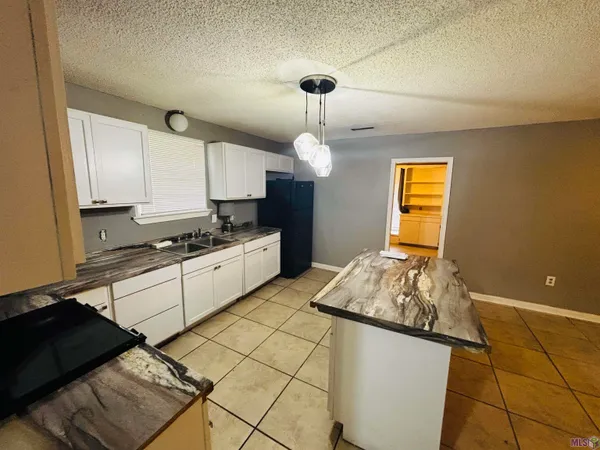 $1,500 | 6873 Forest Park Drive, Baton Rouge, LA 70811