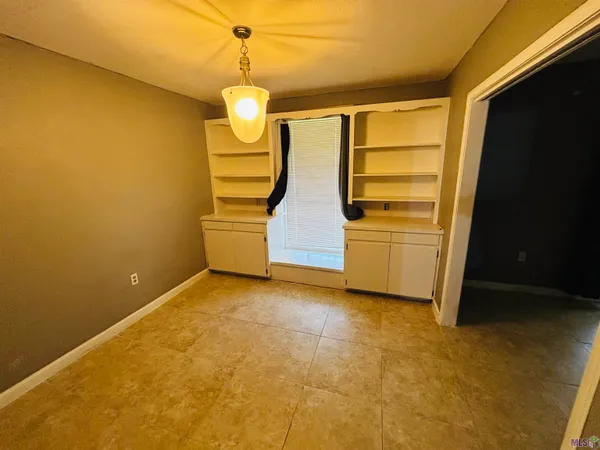 $1,500 | 6873 Forest Park Drive, Baton Rouge, LA 70811