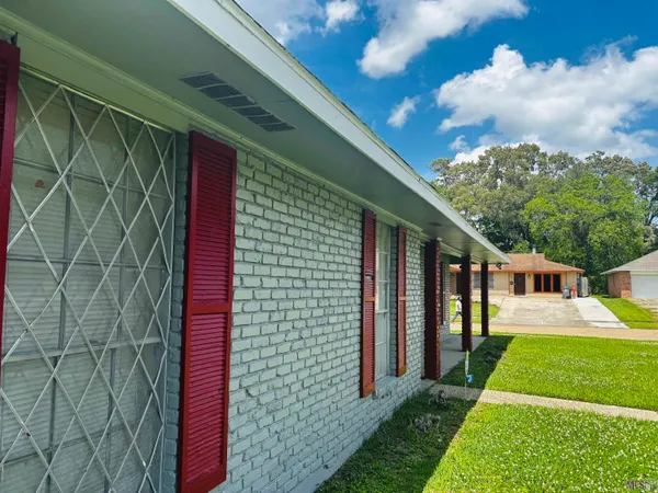 $1,500 | 6873 Forest Park Drive, Baton Rouge, LA 70811