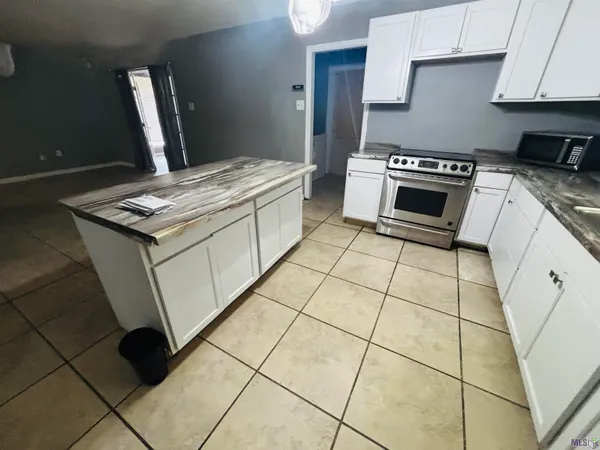 $1,500 | 6873 Forest Park Drive, Baton Rouge, LA 70811