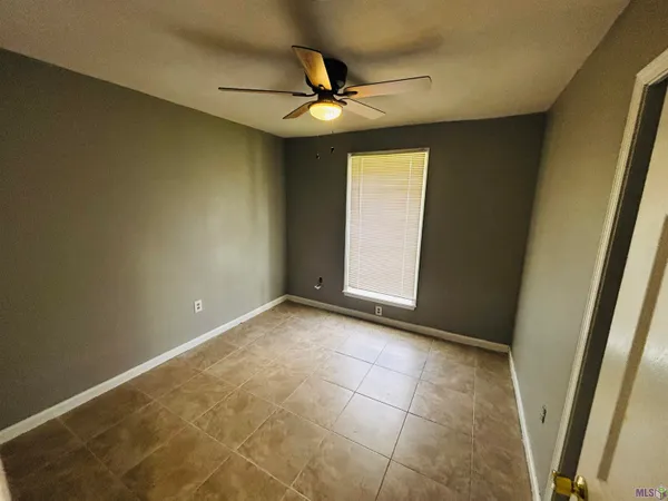 $1,500 | 6873 Forest Park Drive, Baton Rouge, LA 70811