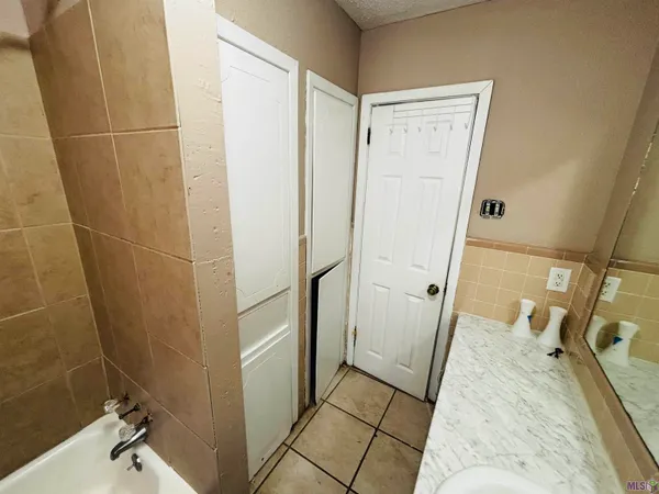 $1,500 | 6873 Forest Park Drive, Baton Rouge, LA 70811