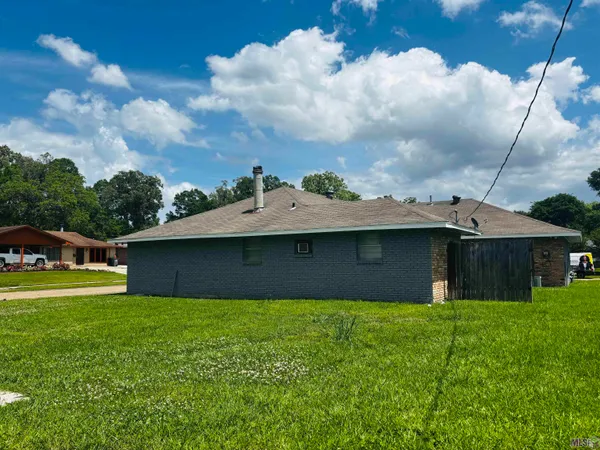 $1,500 | 6873 Forest Park Drive, Baton Rouge, LA 70811