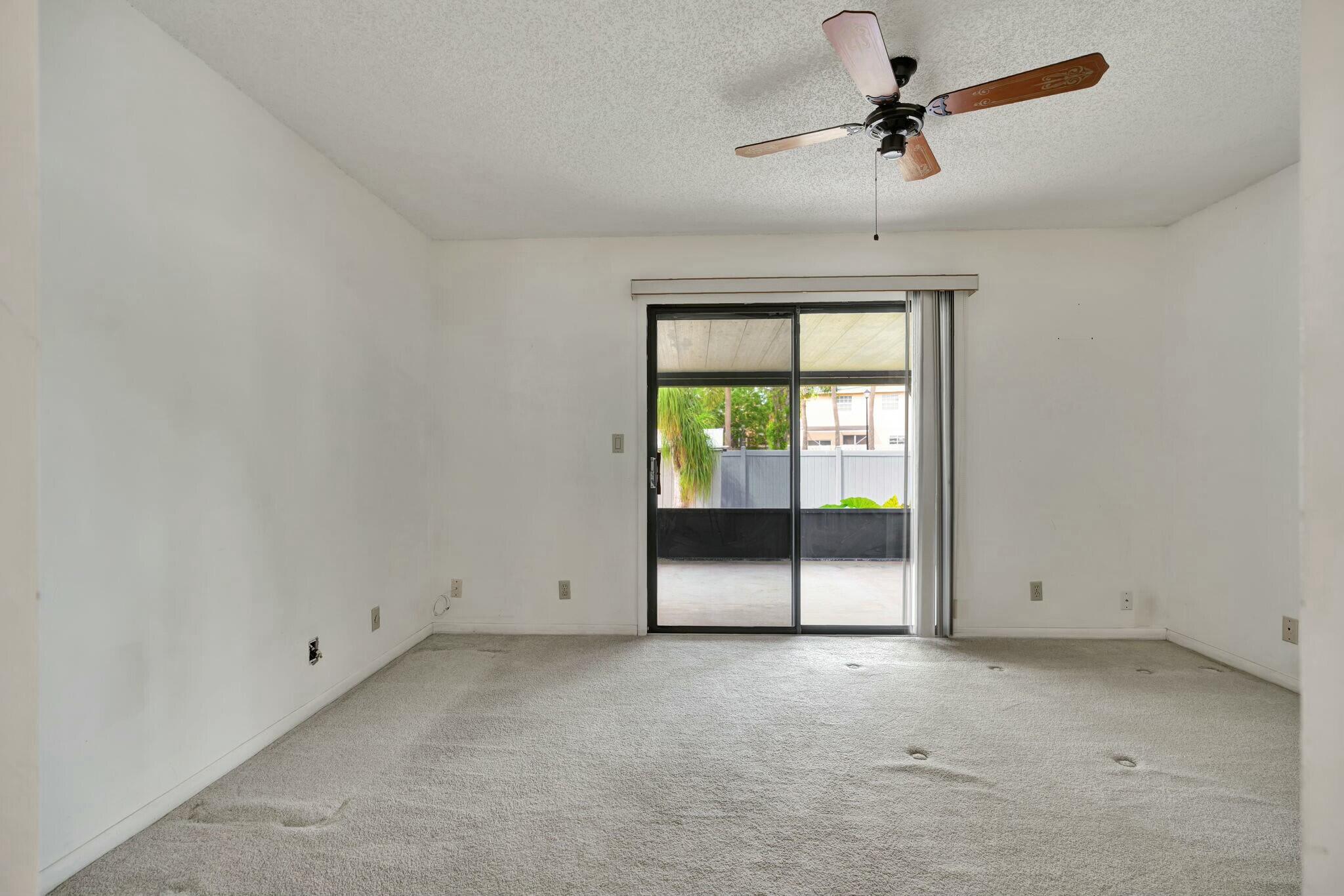 126 Greentree Circle Jupiter, FL 33458 - Photo 15 of 24 Primary Bedroom