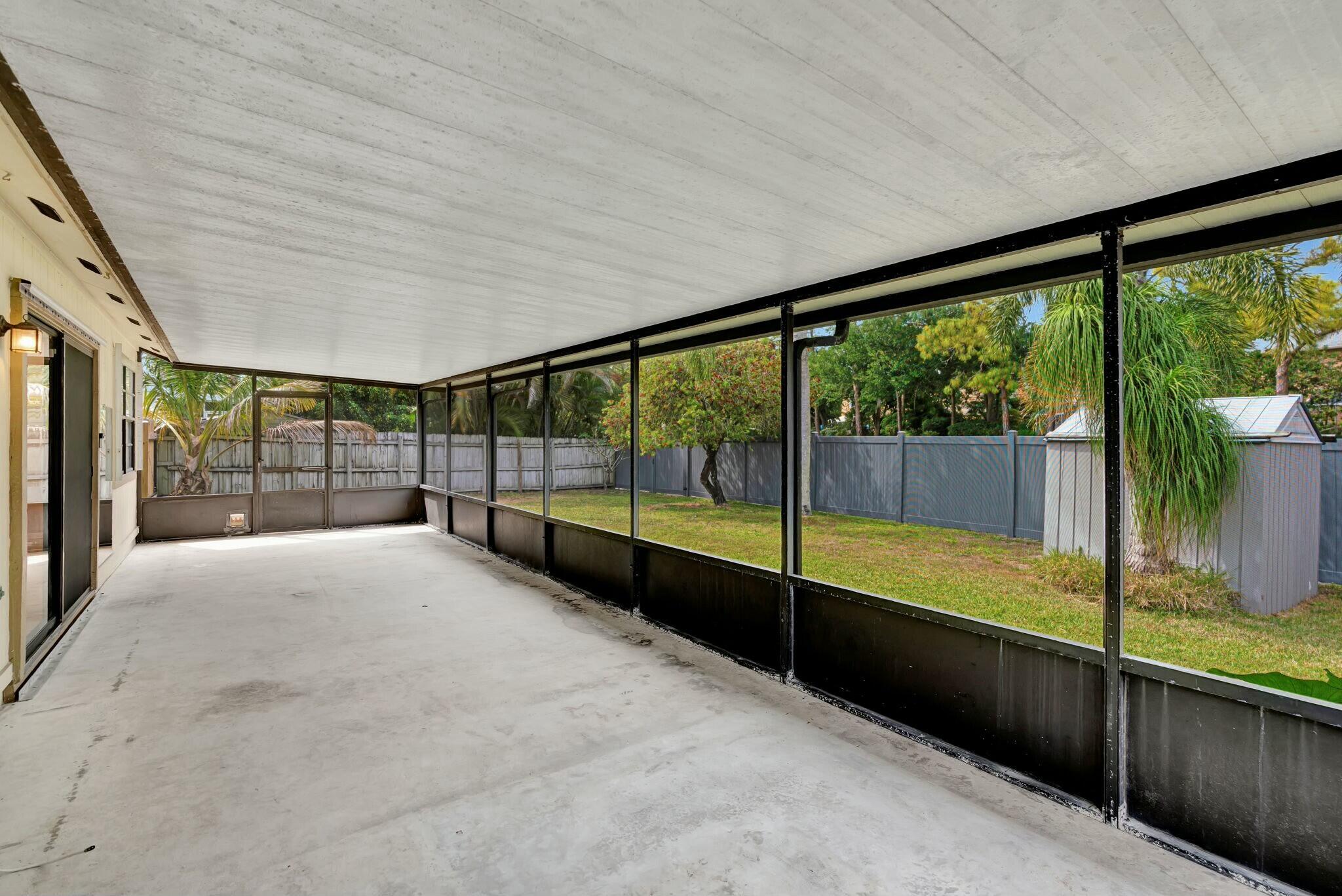 126 Greentree Circle Jupiter, FL 33458 - Photo 18 of 24 Patio