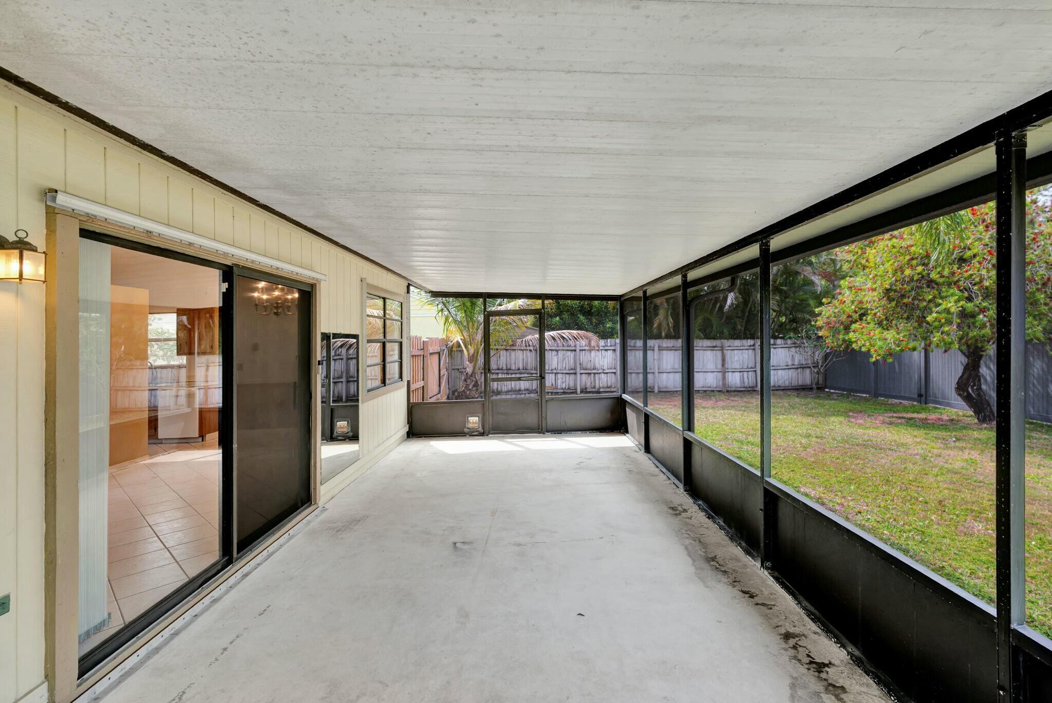 126 Greentree Circle Jupiter, FL 33458 - Photo 19 of 24 Patio