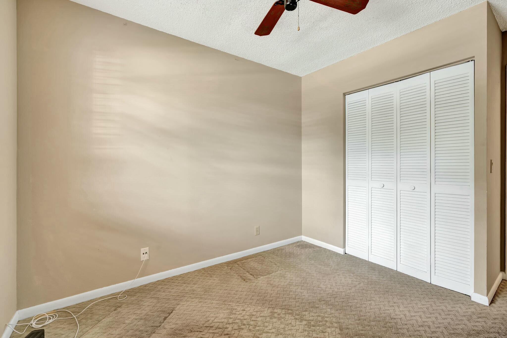 126 Greentree Circle Jupiter, FL 33458 - Photo 10 of 24 Guest Bed