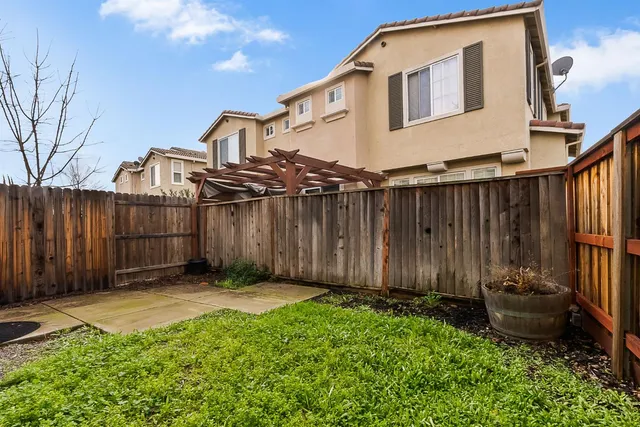 $475,000 | 1080 Sierra View Circle, Unit 3, Lincoln, CA 95648