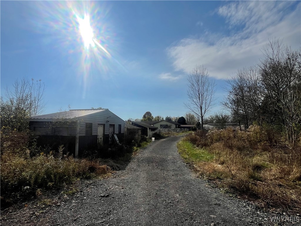 6721 Aiken Road Pendleton, NY 14094 - Photo 35 of 38