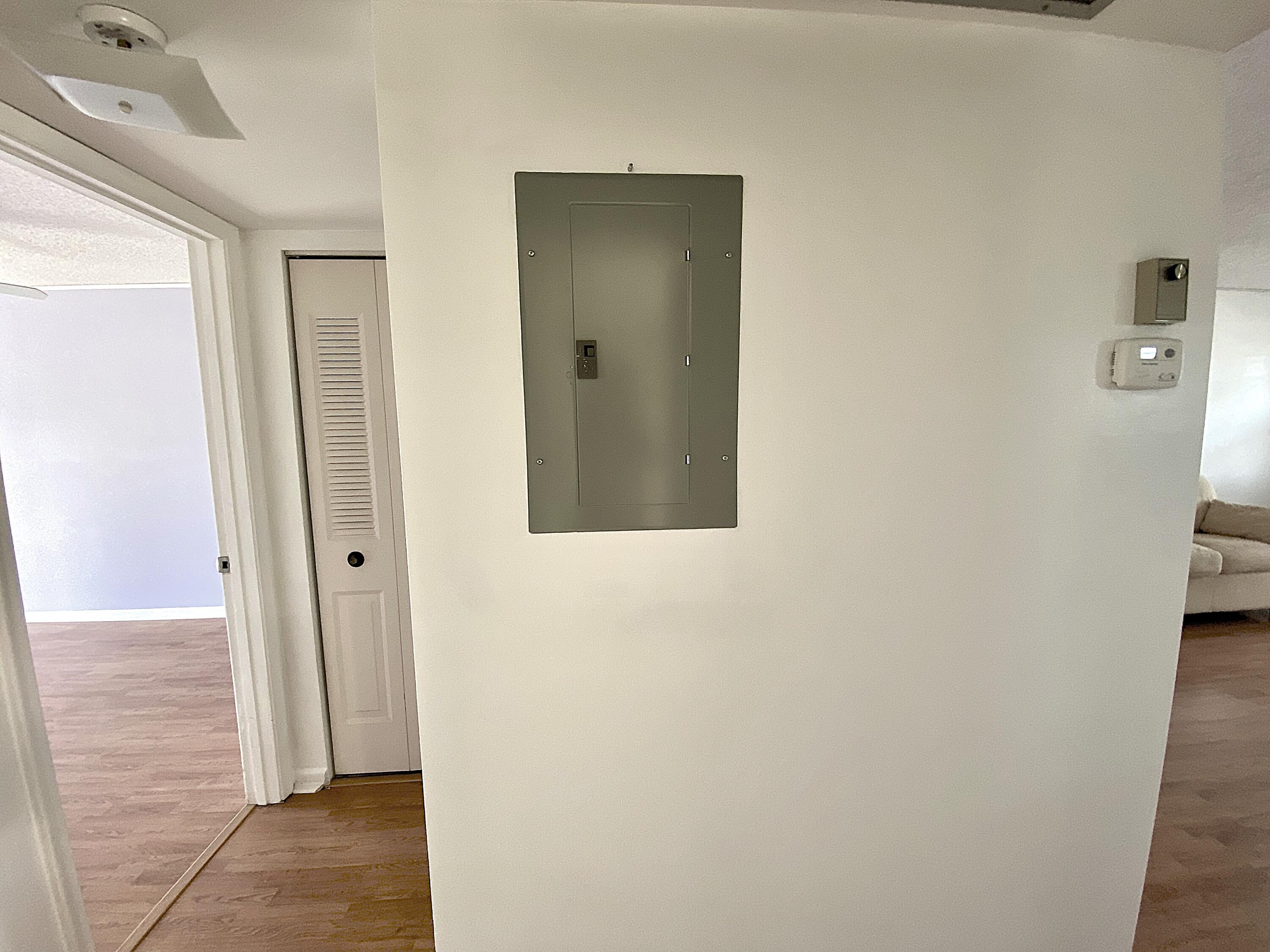 374 Markham Q Deerfield Beach, FL 33442 - Photo 21 of 57 Hallway