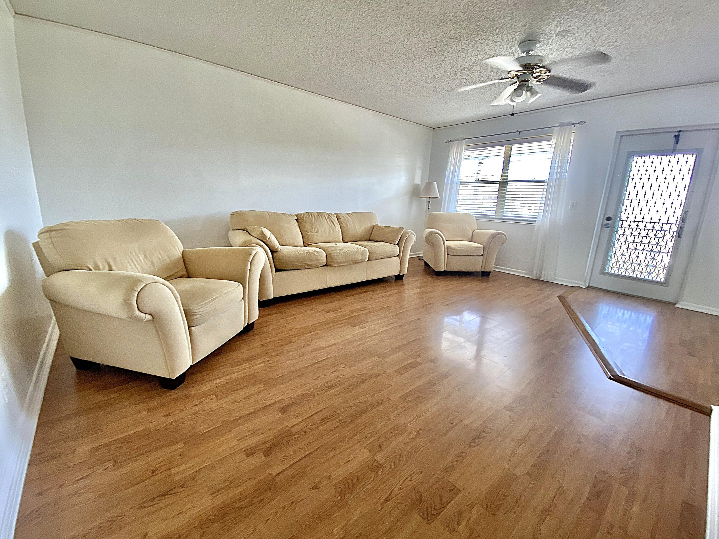 374 Markham Q Deerfield Beach, FL 33442 - Photo 6 of 57 Living Room