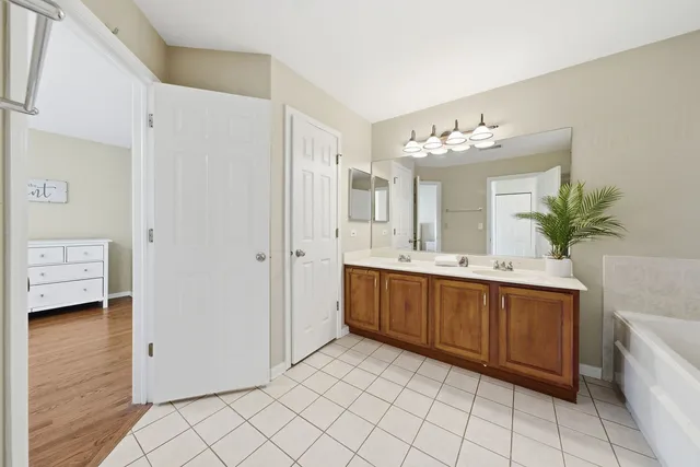 $317,500 | 2234 Daybreak Drive, Unit 2234, Aurora, IL 60503