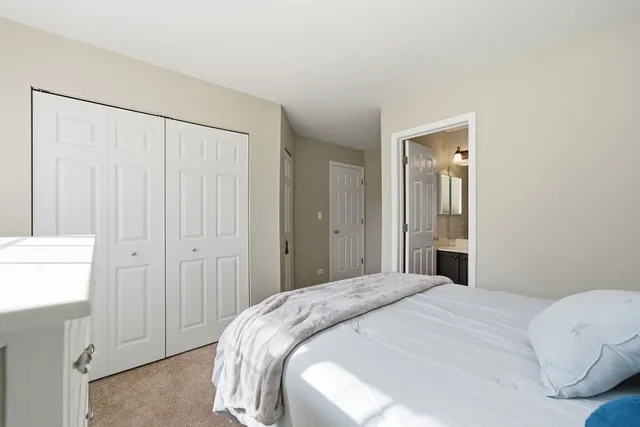 $317,500 | 2234 Daybreak Drive, Unit 2234, Aurora, IL 60503