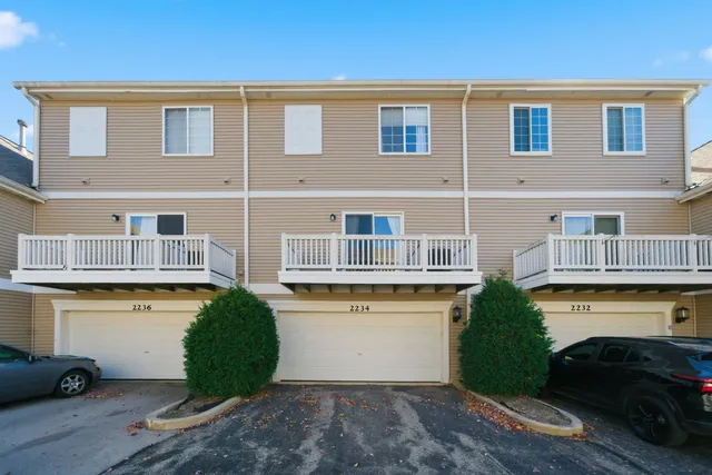 $317,500 | 2234 Daybreak Drive, Unit 2234, Aurora, IL 60503