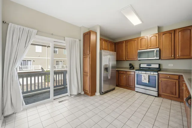$317,500 | 2234 Daybreak Drive, Unit 2234, Aurora, IL 60503