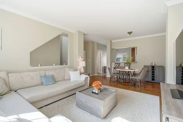 $317,500 | 2234 Daybreak Drive, Unit 2234, Aurora, IL 60503