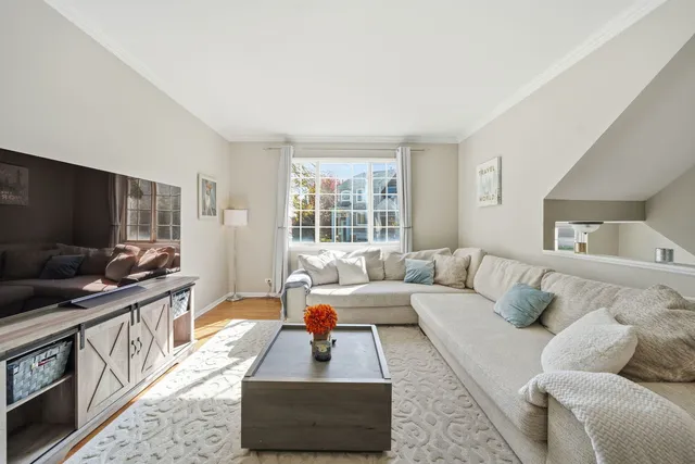 $317,500 | 2234 Daybreak Drive, Unit 2234, Aurora, IL 60503