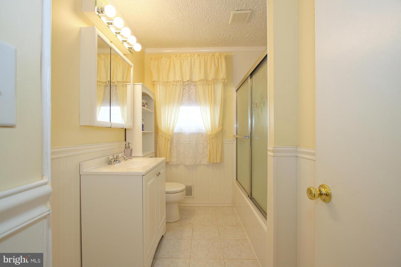 527 Crisfield Road Baltimore, MD 21220 - Photo 14 of 30 Bath