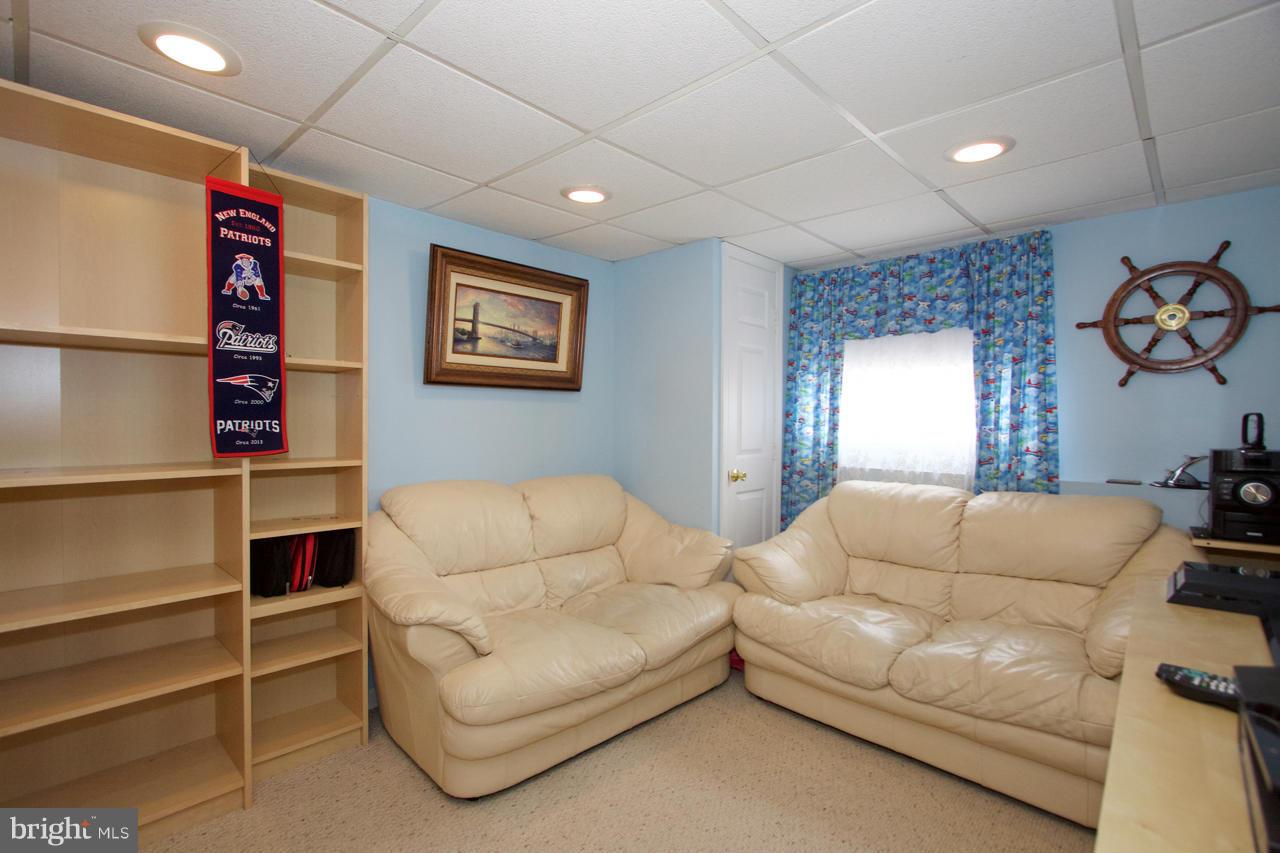 527 Crisfield Road Baltimore, MD 21220 - Photo 18 of 30 Interior (General)