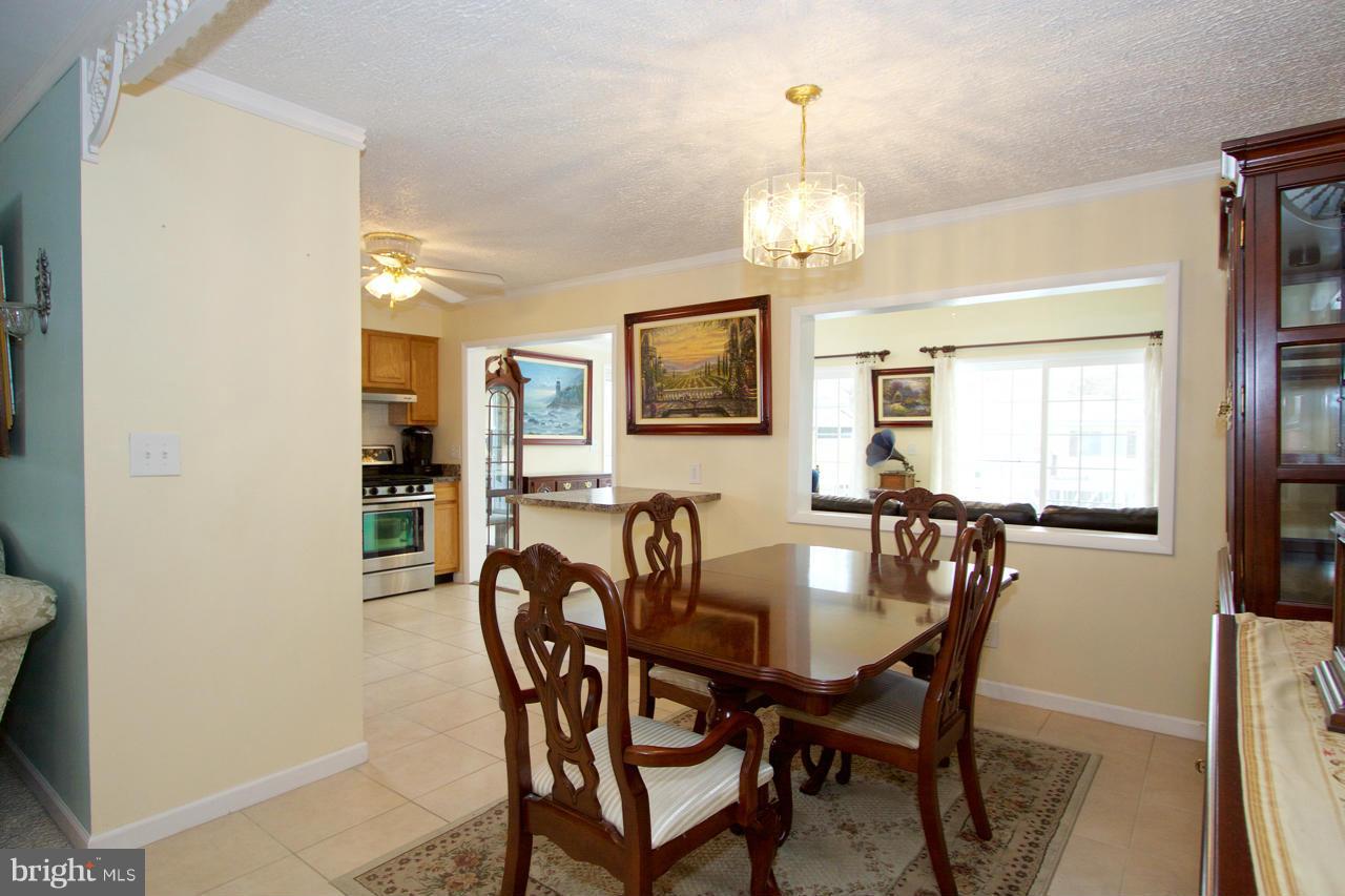 527 Crisfield Road Baltimore, MD 21220 - Photo 4 of 30 Dining Room