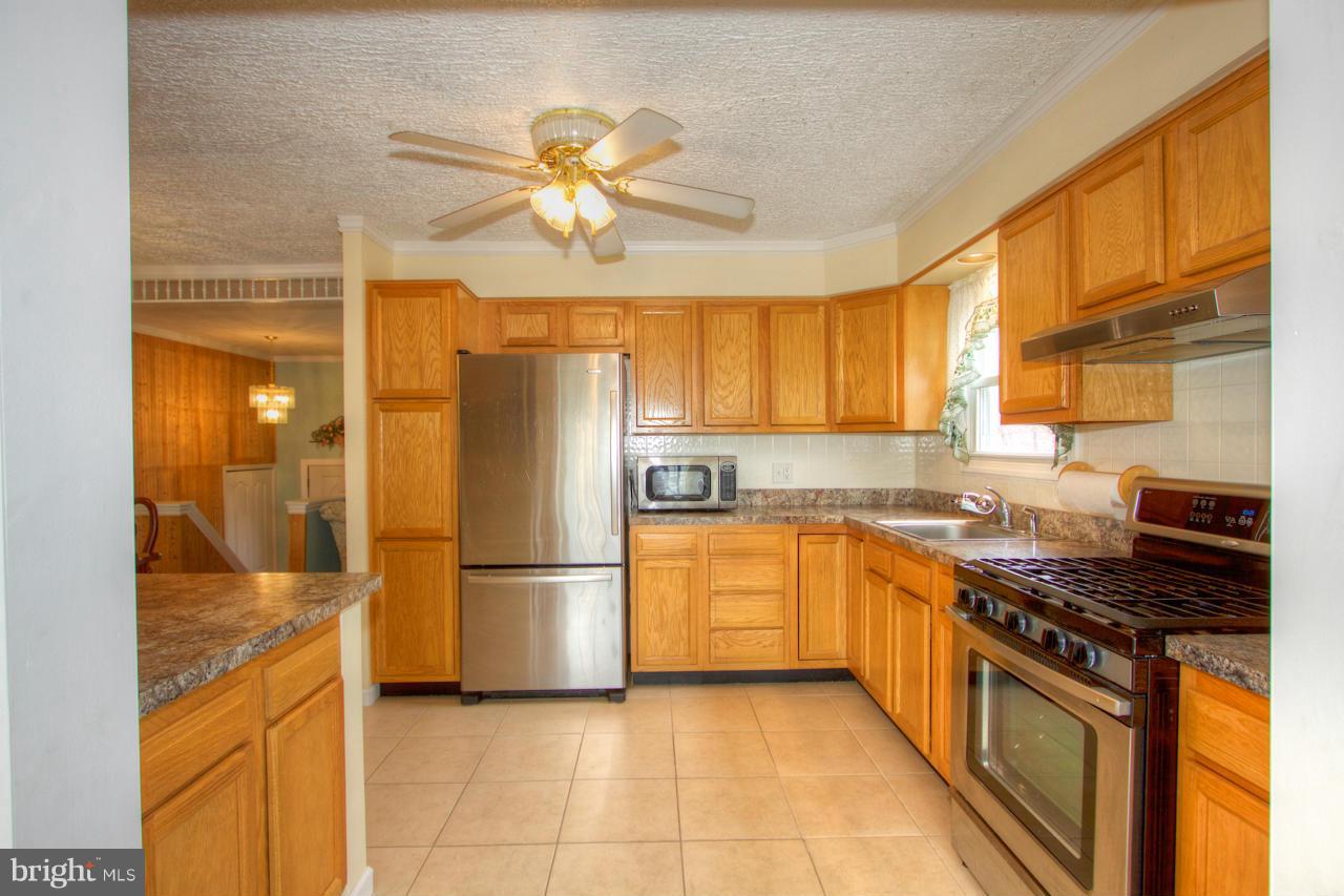 527 Crisfield Road Baltimore, MD 21220 - Photo 8 of 30 Kitchen