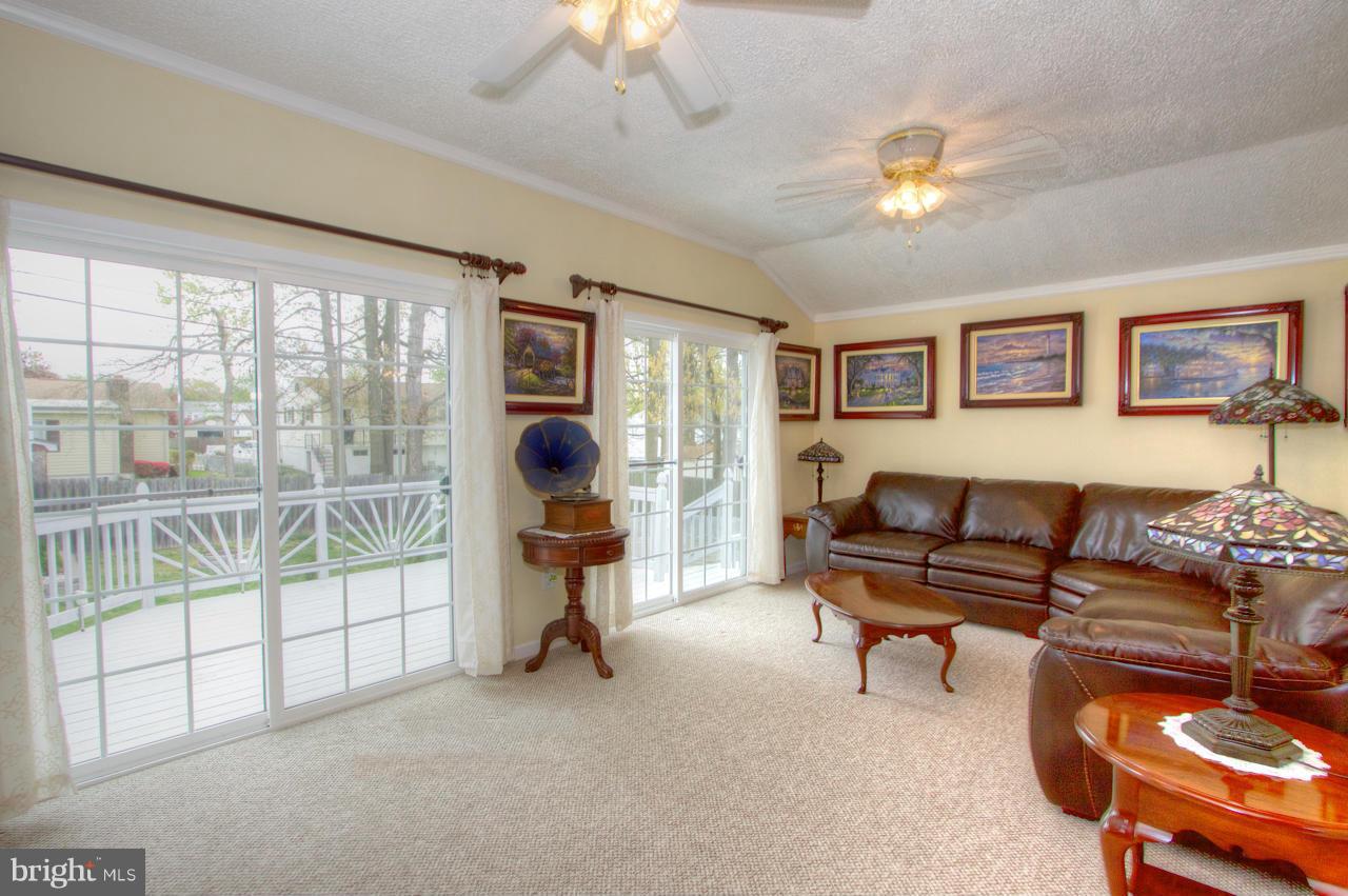 527 Crisfield Road Baltimore, MD 21220 - Photo 10 of 30 Family Room