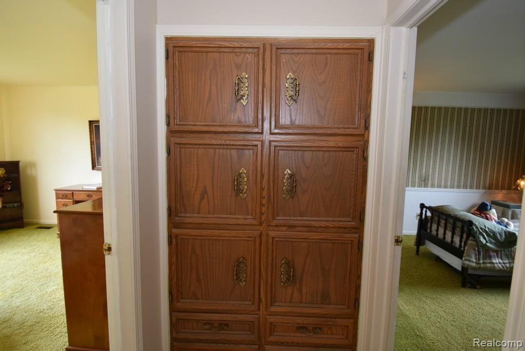 2284 West Avon Road Rochester Hills, MI 48309 - Photo 49 of 53