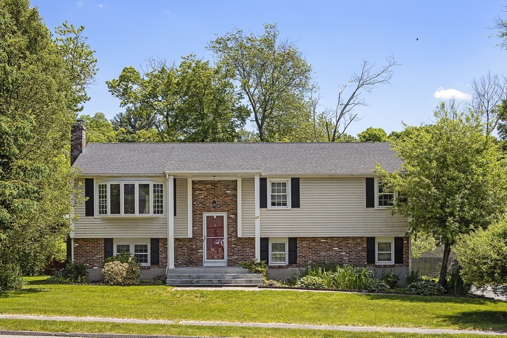 12 Concord Road Shrewsbury, MA 01545 - Photo 1 of 25 Gallery Image 1