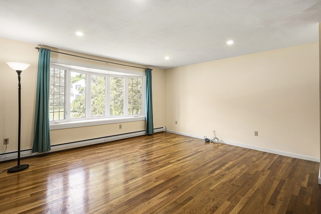 12 Concord Road Shrewsbury, MA 01545 - Photo 5 of 25 Gallery Image 5