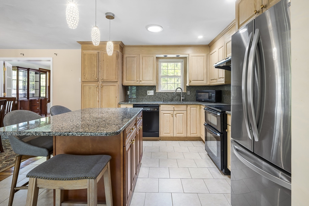 12 Concord Road Shrewsbury, MA 01545 - Photo 7 of 25 Gallery Image 7