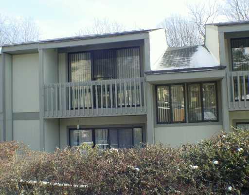 321-b-31 Ridge Point Circle Bridgeville, PA 15017 - Photo 2 of 8 Exterior Front.