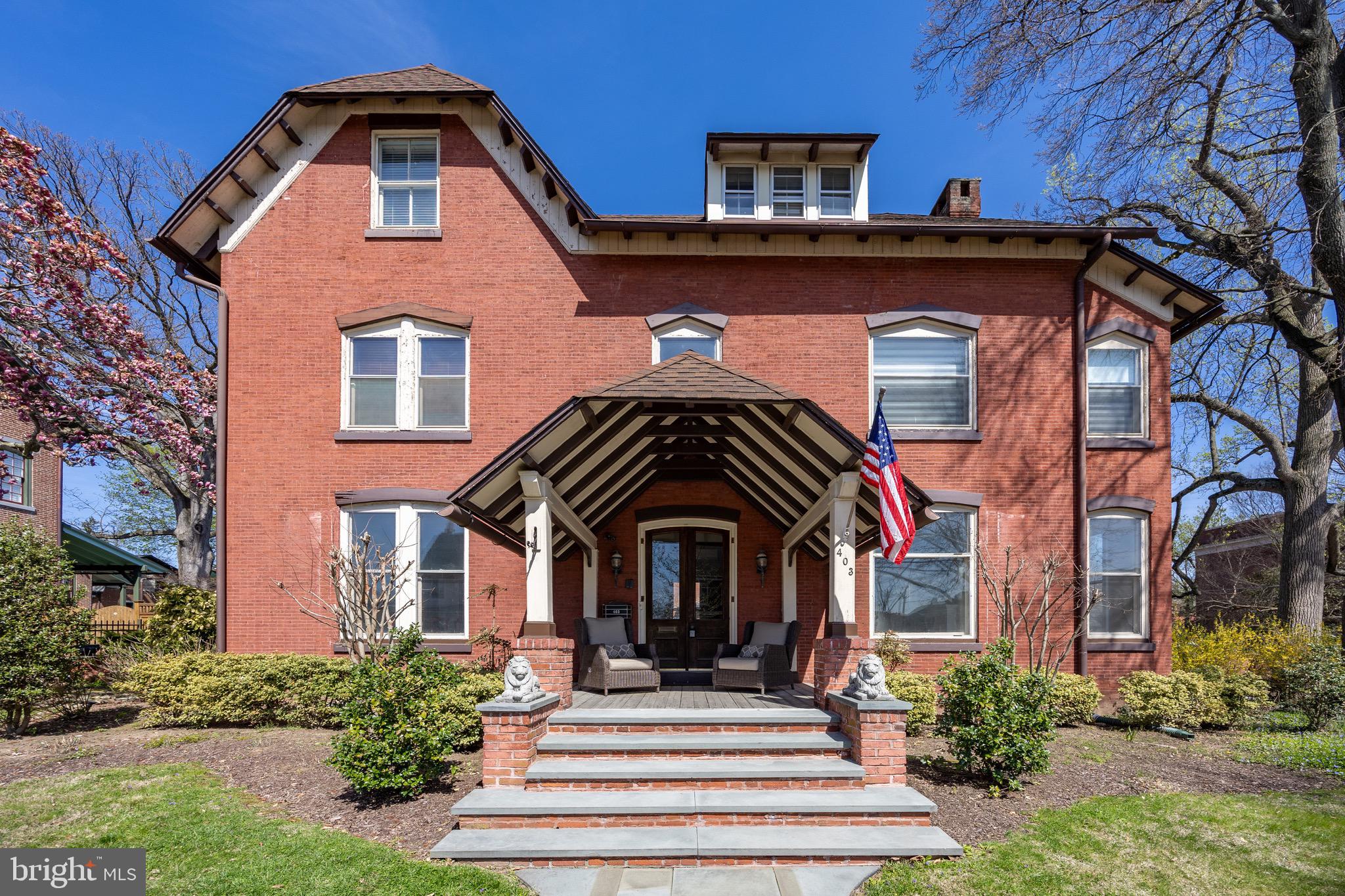 Grand Covered Front Porch