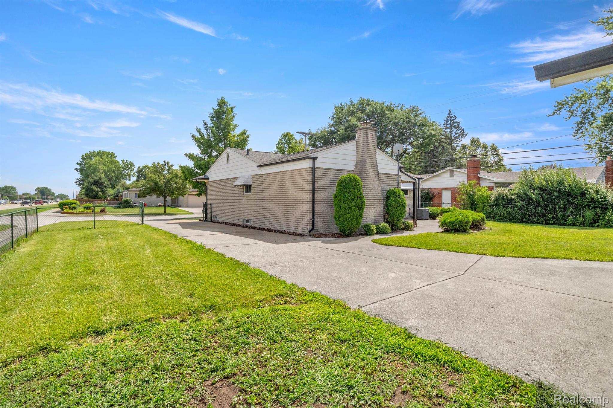 2195 Stratford Drive Troy, MI 48083 - Photo 32 of 36