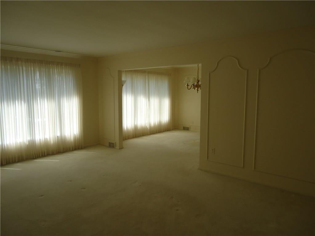 105 Parise Road Pittsburgh, PA 15221 - Photo 5 of 23