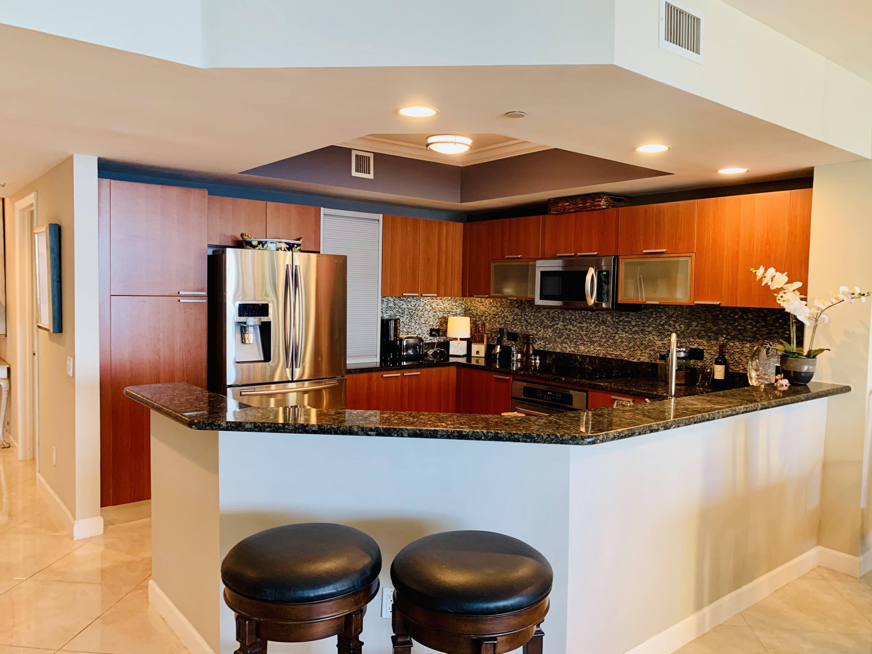 2650 Lake Shore Drive, Unit 2105 Riviera Beach, FL 33404 - Photo 11 of 47 IMG_4019