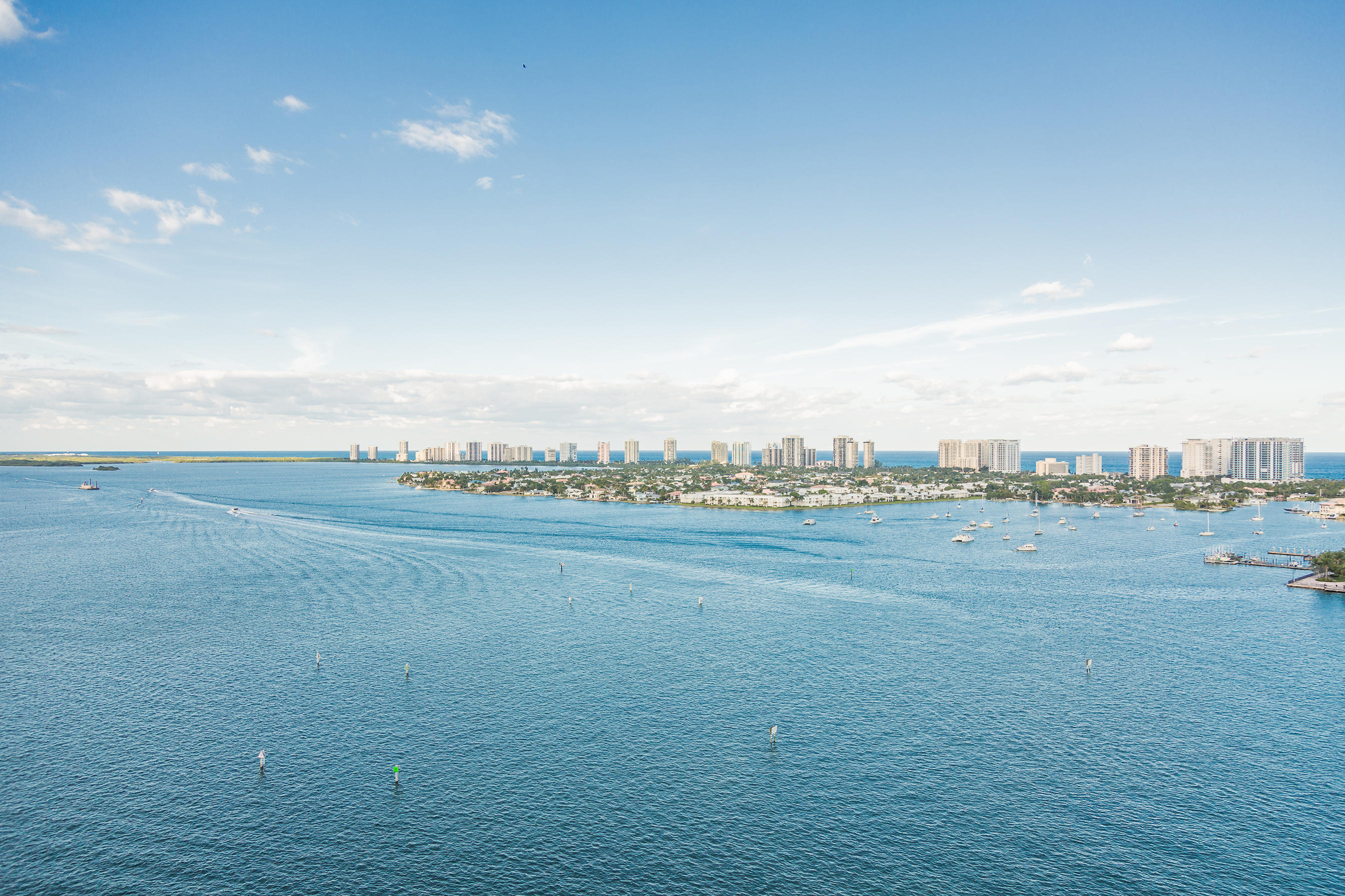 2650 Lake Shore Drive, Unit 2105 Riviera Beach, FL 33404 - Photo 3 of 47 091A7690E