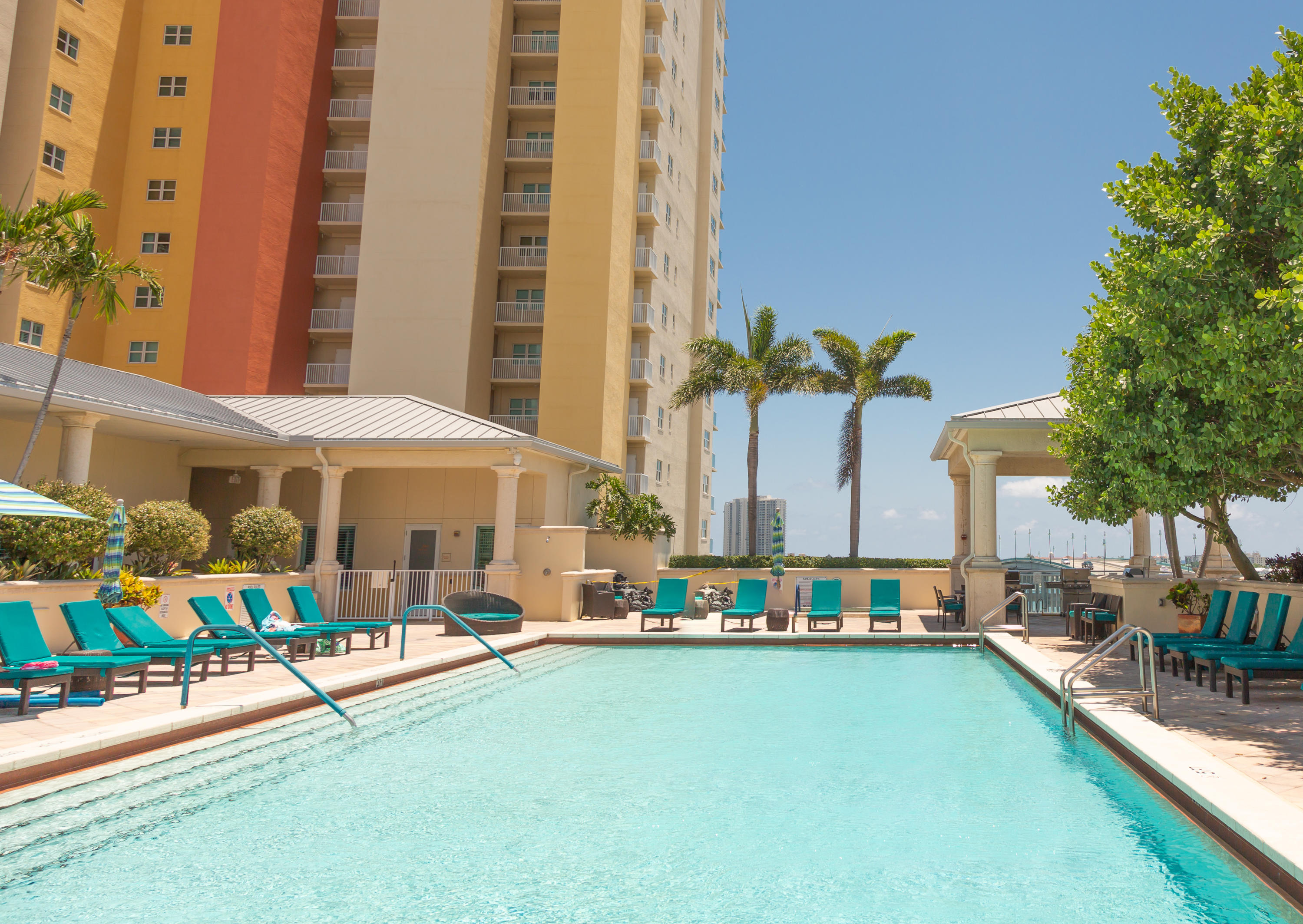 2650 Lake Shore Drive, Unit 2105 Riviera Beach, FL 33404 - Photo 33 of 47 091A5348
