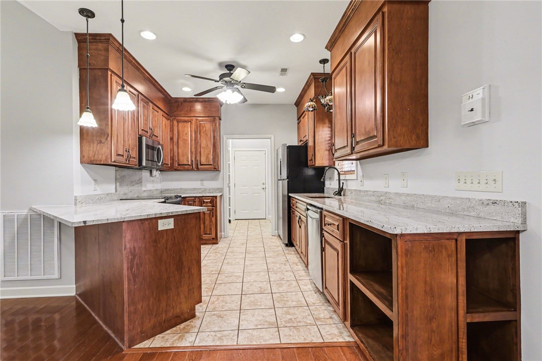 109 Oak Crest Circle Seneca, SC 29672 - Photo 11 of 42
