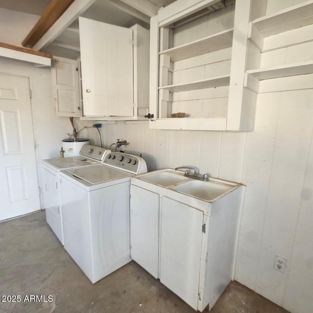 22855 Sunset Lane Congress, AZ 85332 - Photo 16 of 39 a utility room with dryer and washer