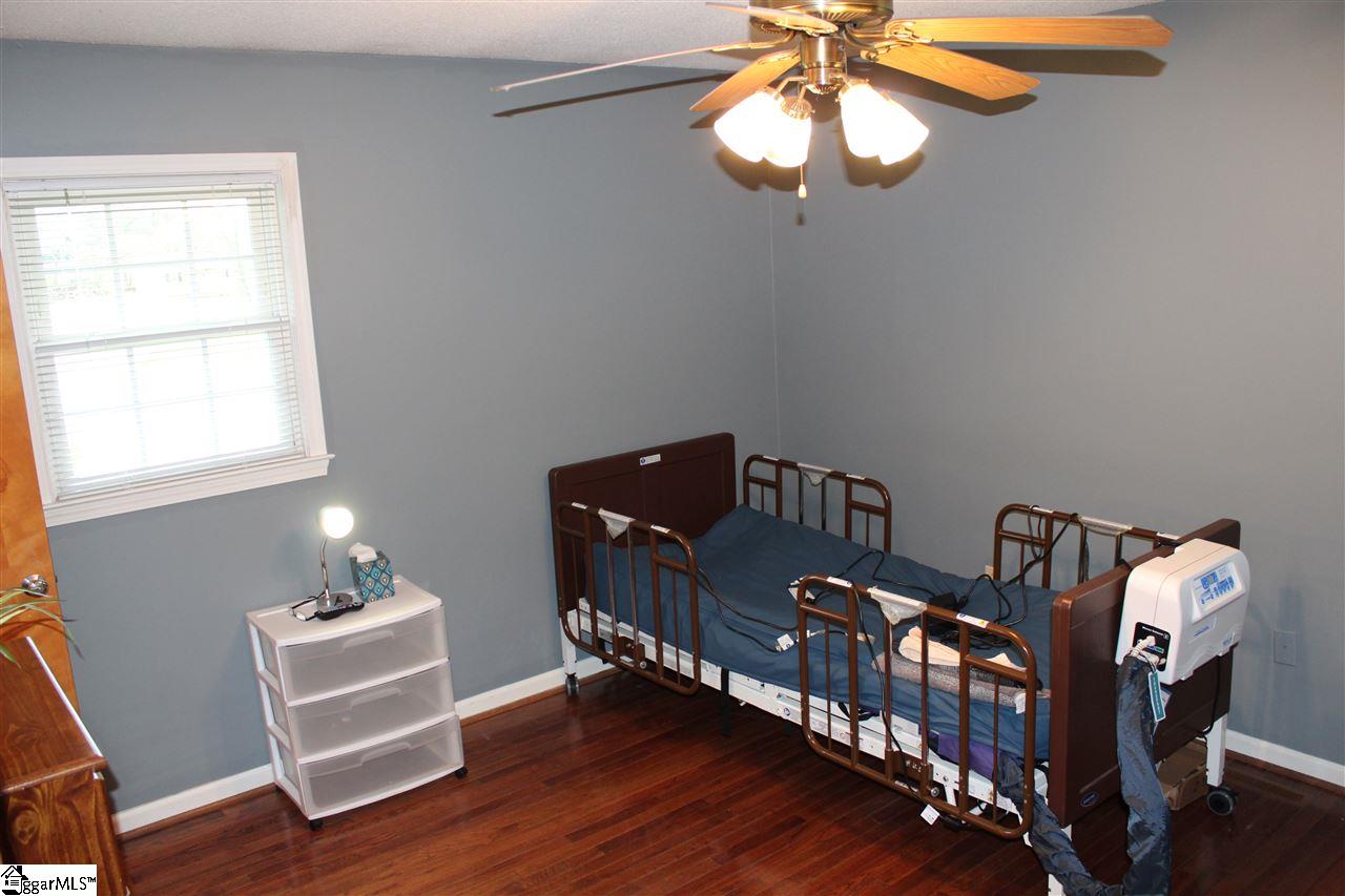 1004 Dickerson Road Anderson, SC 29626 - Photo 13 of 22