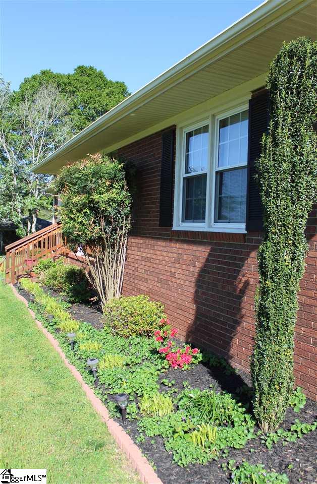1004 Dickerson Road Anderson, SC 29626 - Photo 3 of 22