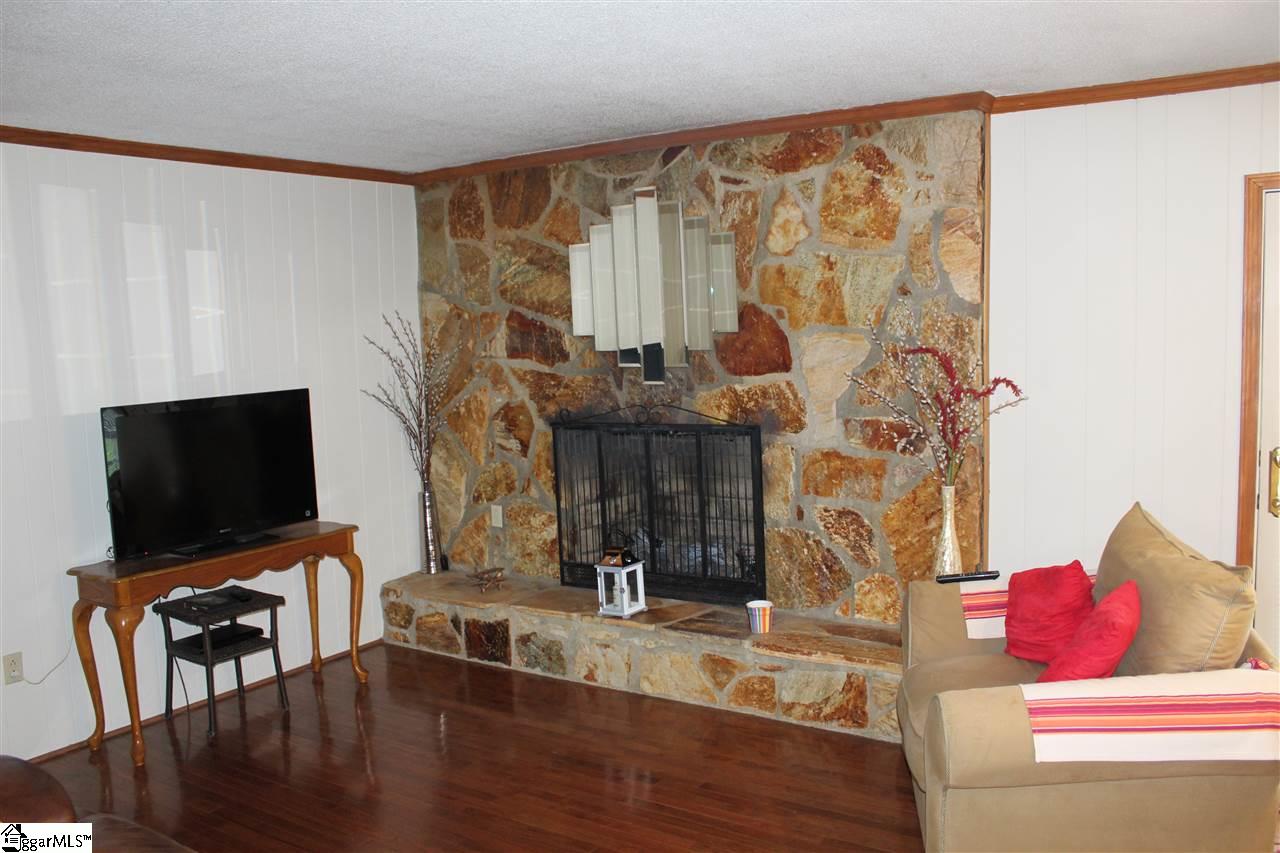 1004 Dickerson Road Anderson, SC 29626 - Photo 4 of 22