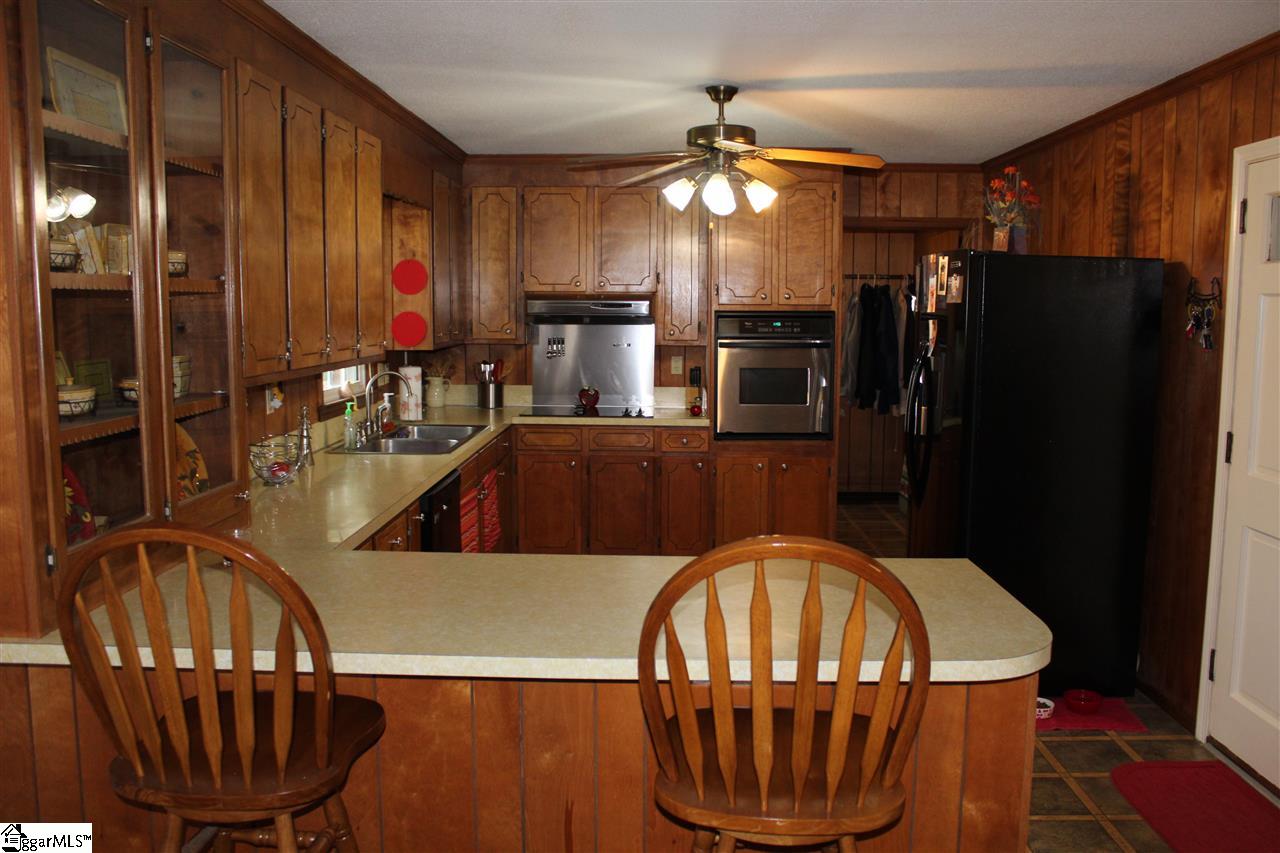 1004 Dickerson Road Anderson, SC 29626 - Photo 8 of 22