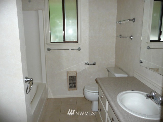 60 Northeast View Ridge Drive West Belfair, WA 98528 - Photo 12 of 15 Gallery Image 12