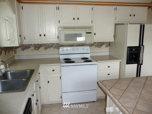 60 Northeast View Ridge Drive West Belfair, WA 98528 - Photo 5 of 15 Gallery Image 5