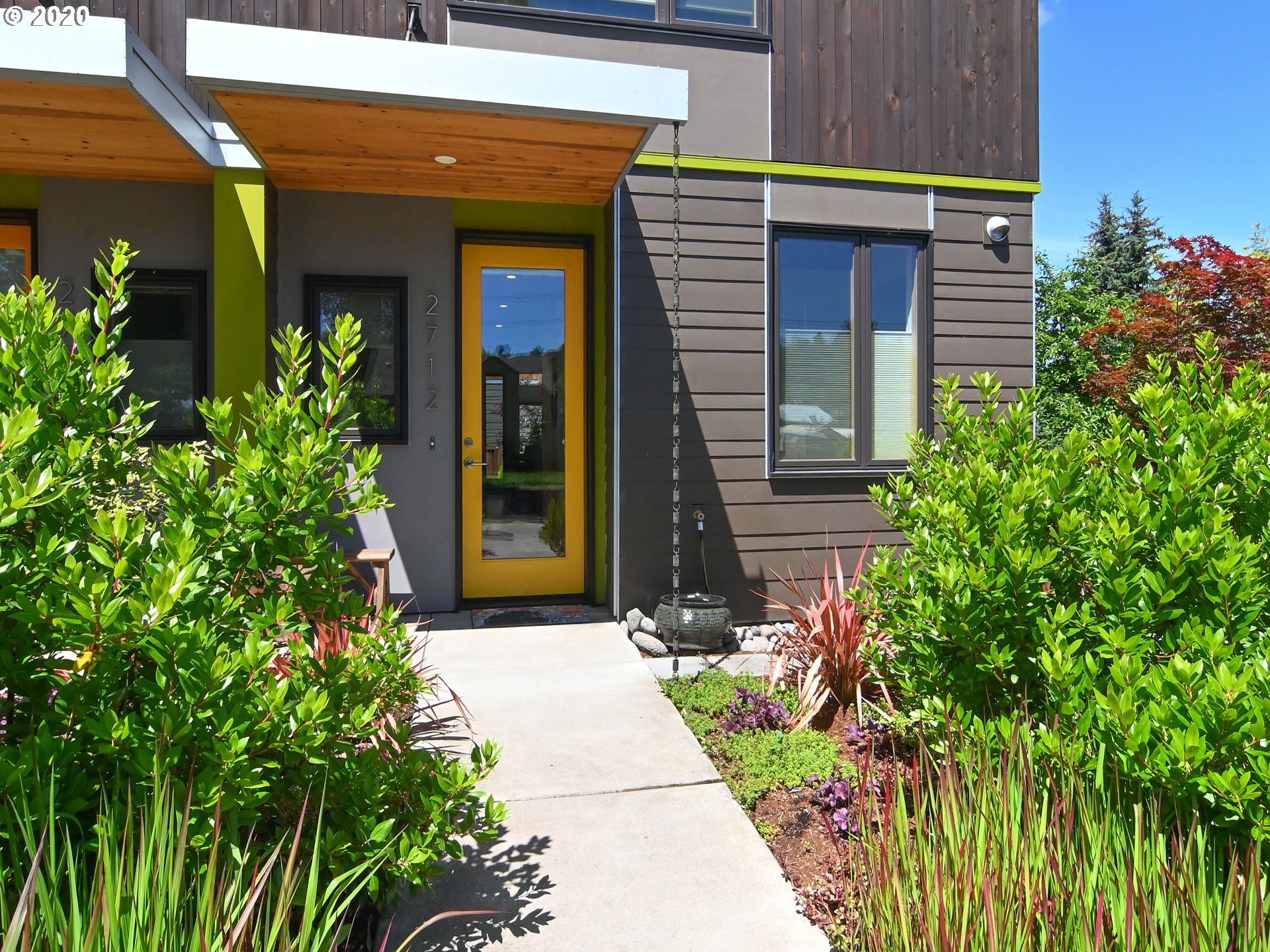 2712 Friendly Street Eugene, OR 97405 - Photo 2 of 32