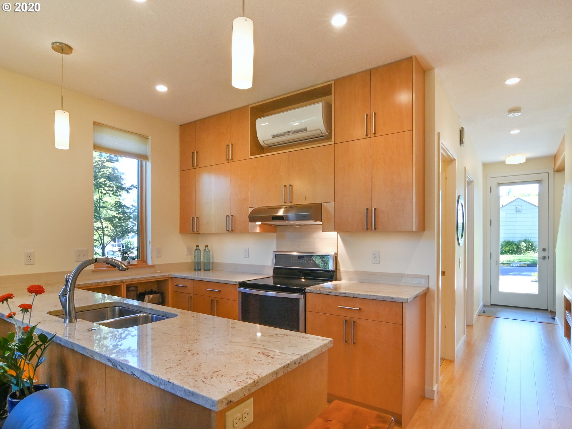 2712 Friendly Street Eugene, OR 97405 - Photo 3 of 32